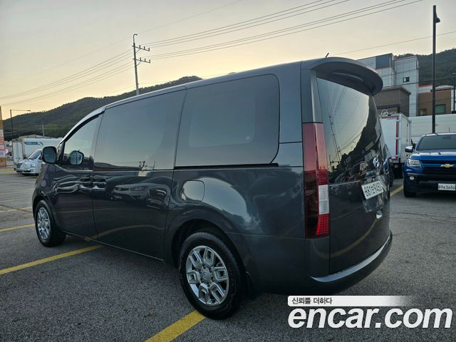 Hyundai Staria 2023 — photo 5