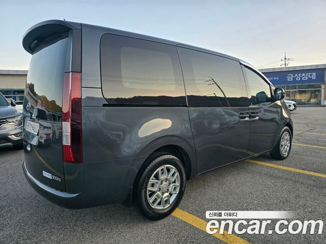 Hyundai Staria 2023 — photo 6