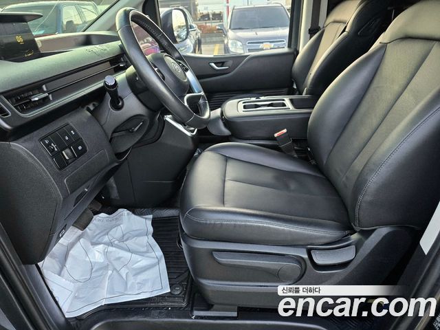 Hyundai Staria 2023 — photo 7