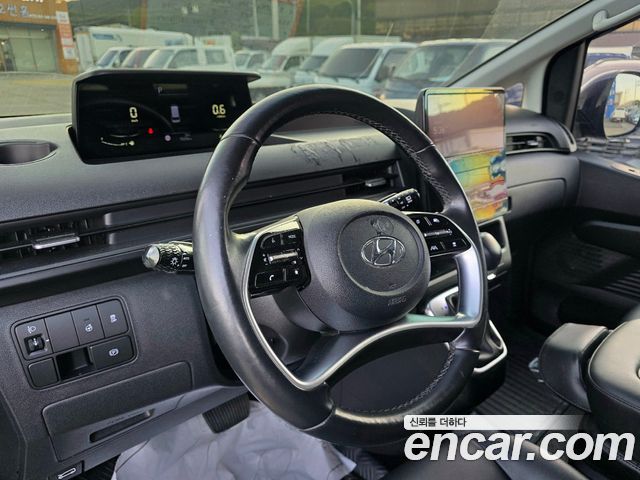Hyundai Staria 2023 — photo 8
