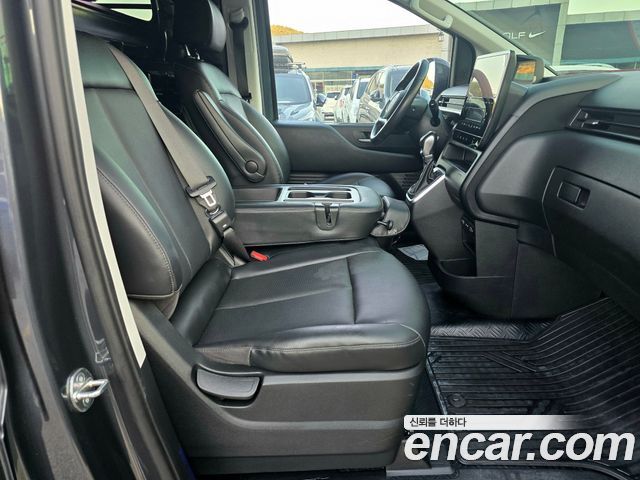 Hyundai Staria 2023 — photo 10