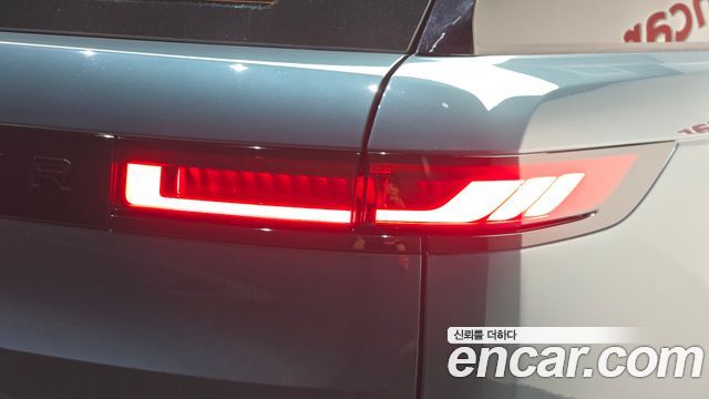 Land Rover Range Rover Sport 2025 — photo 9