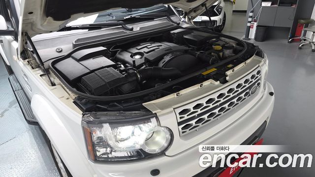 Land Rover Discovery 2012 — photo 6