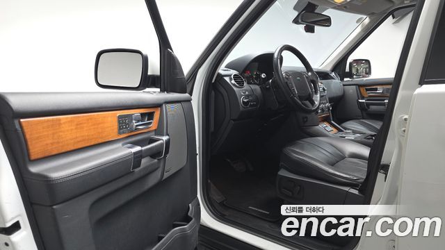 Land Rover Discovery 2012 — photo 13