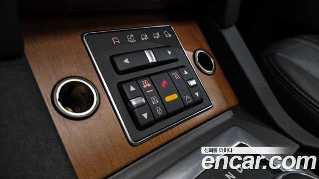 Land Rover Discovery 2012 — photo 23