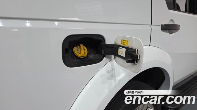 Land Rover Discovery 2012 — photo 27