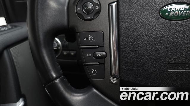 Land Rover Discovery 2012 — photo 30