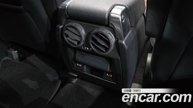 Land Rover Discovery 2012 — photo 31
