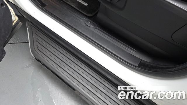 Land Rover Discovery 2012 — photo 33