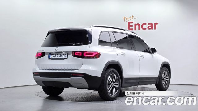 Mercedes-Benz GLB-Class 2021 — photo 2