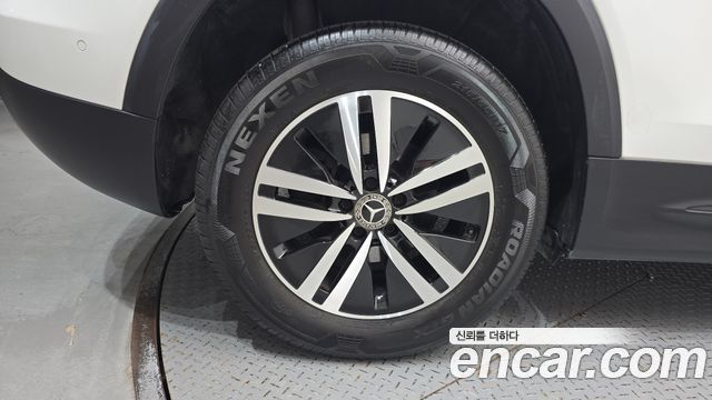 Mercedes-Benz GLB-Class 2021 — photo 5