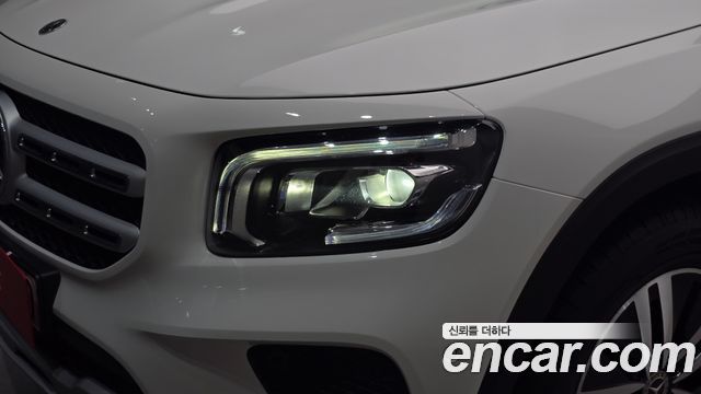 Mercedes-Benz GLB-Class 2021 — photo 8