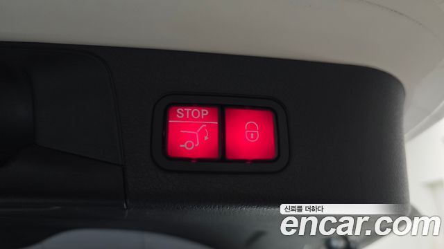 Mercedes-Benz GLB-Class 2021 — photo 32