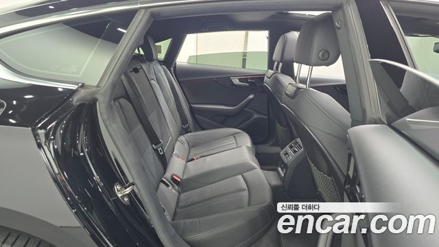 Audi A5 2021 — photo 17