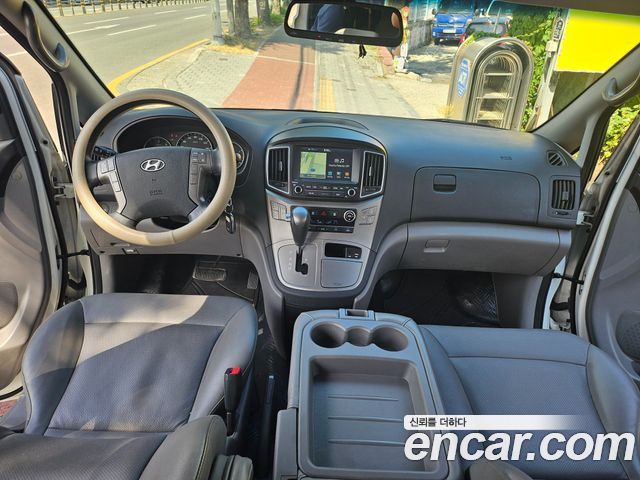 Hyundai Starex 2017 — photo 10