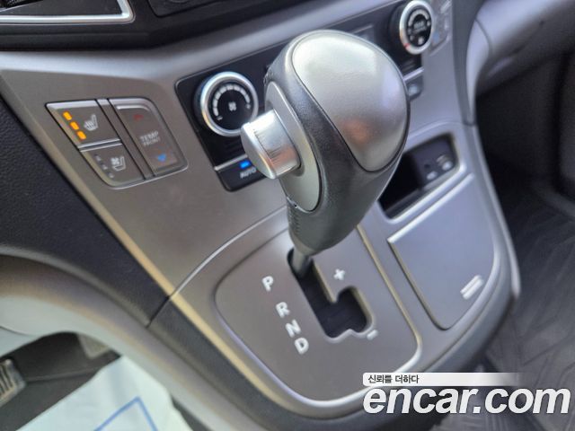 Hyundai Starex 2017 — photo 14