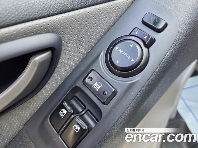 Hyundai Starex 2017 — photo 15
