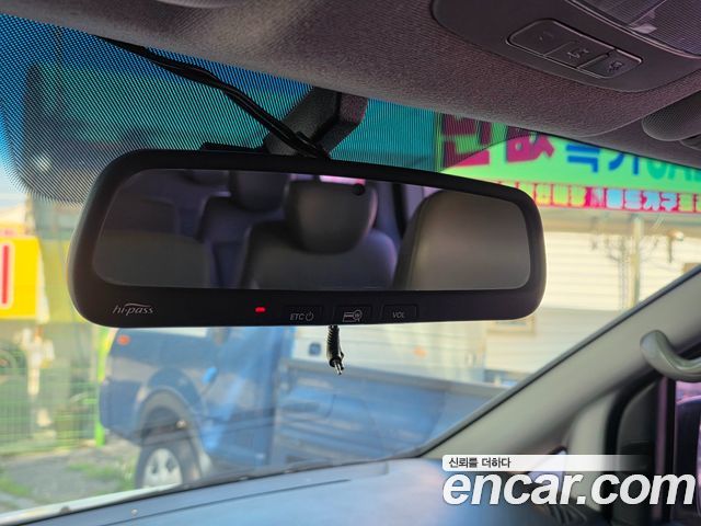 Hyundai Starex 2017 — photo 16