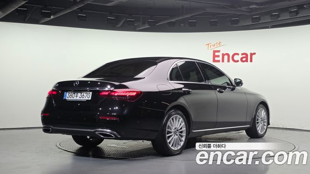 Mercedes-Benz E-Class 2021 — photo 2