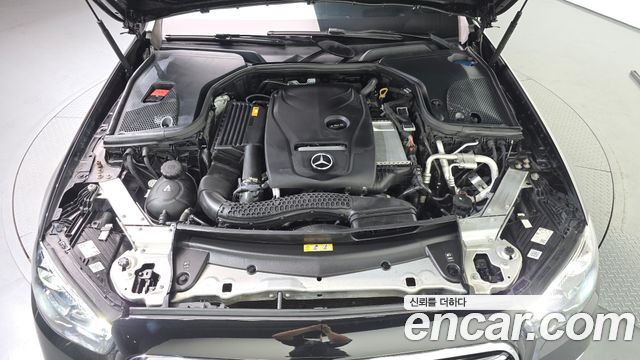 Mercedes-Benz E-Class 2021 — photo 6