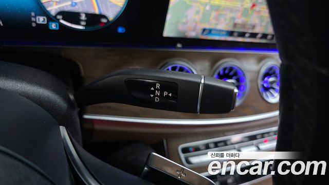Mercedes-Benz E-Class 2021 — photo 12