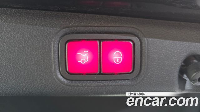 Mercedes-Benz E-Class 2021 — photo 26