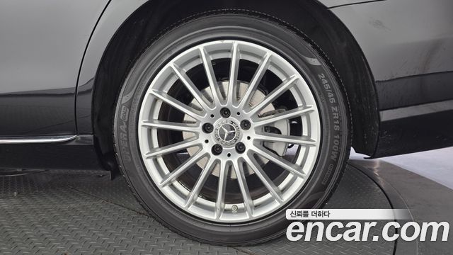 Mercedes-Benz E-Class 2021 — photo 7