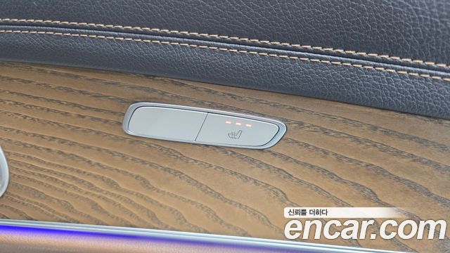 Mercedes-Benz E-Class 2021 — photo 28