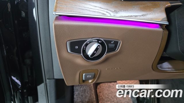 Mercedes-Benz E-Class 2021 — photo 29