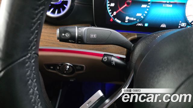 Mercedes-Benz E-Class 2021 — photo 32