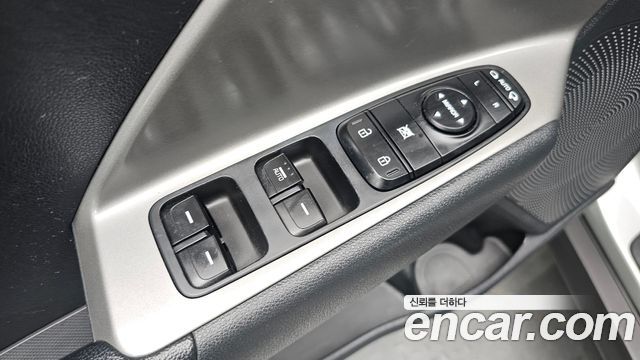 Kia Niro 2023 — photo 24