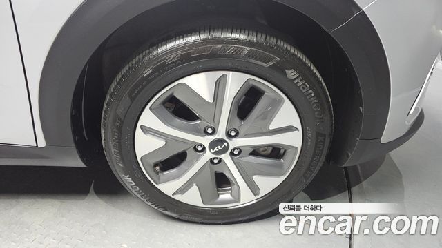 Kia Niro 2023 — photo 7