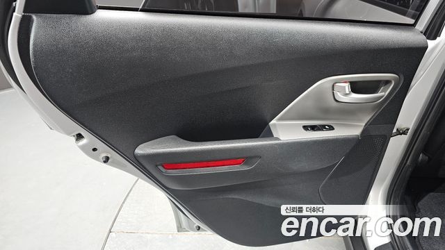Kia Niro 2023 — photo 15