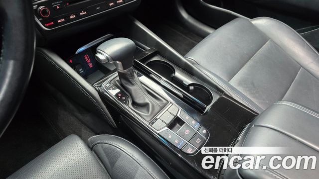 Kia K7 2016 — photo 12