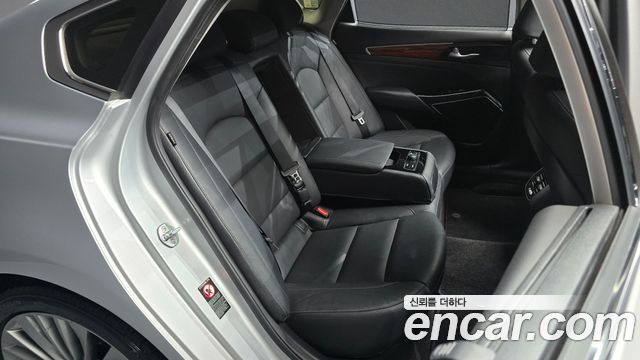 Kia K7 2016 — photo 17