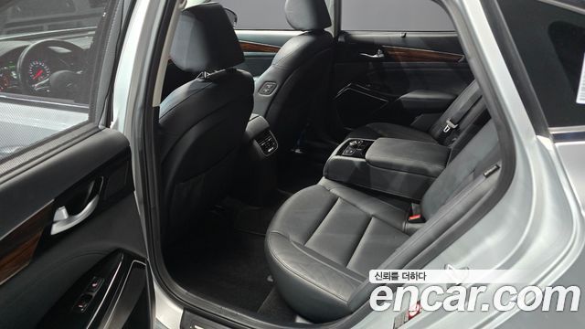 Kia K7 2016 — photo 18