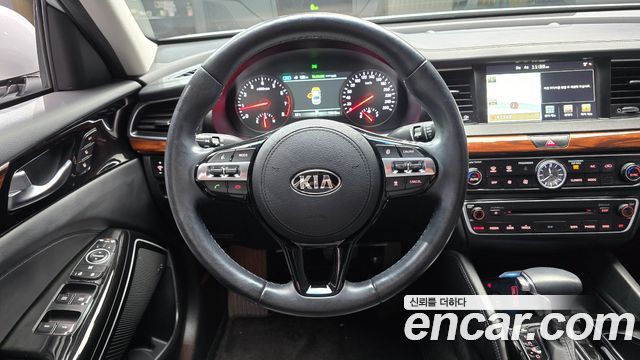 Kia K7 2016 — photo 19