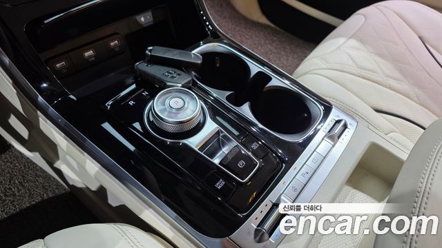 Kia Canival 2021 — photo 9