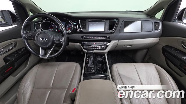 Kia Canival 2018 — photo 7