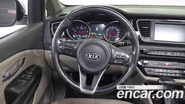 Kia Canival 2018 — photo 13