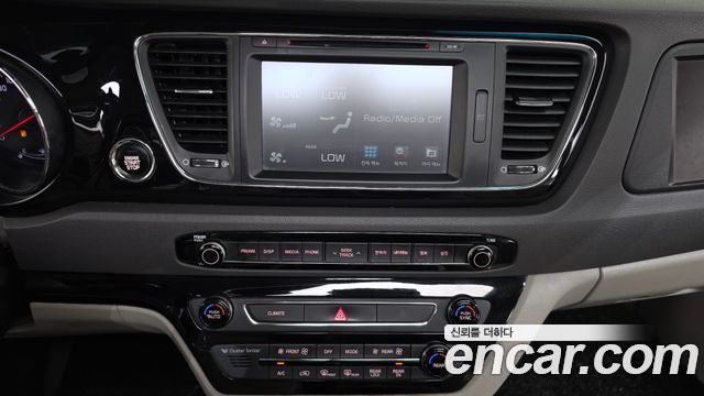Kia Canival 2018 — photo 15