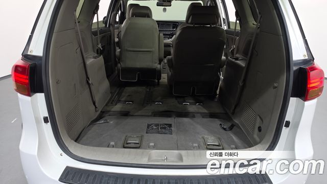 Kia Canival 2018 — photo 20