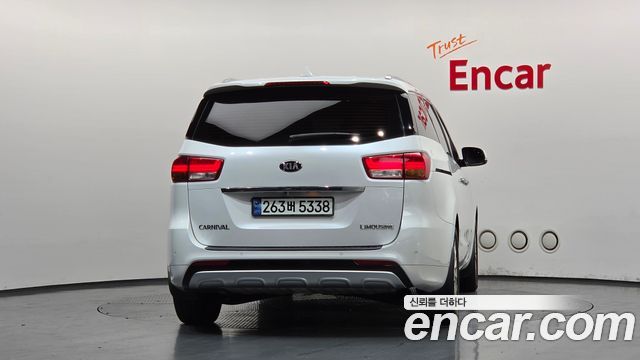 Kia Canival 2017 — photo 4