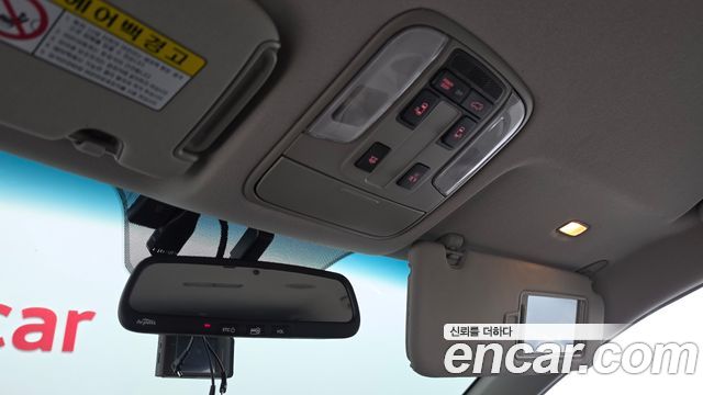Kia Canival 2017 — photo 18