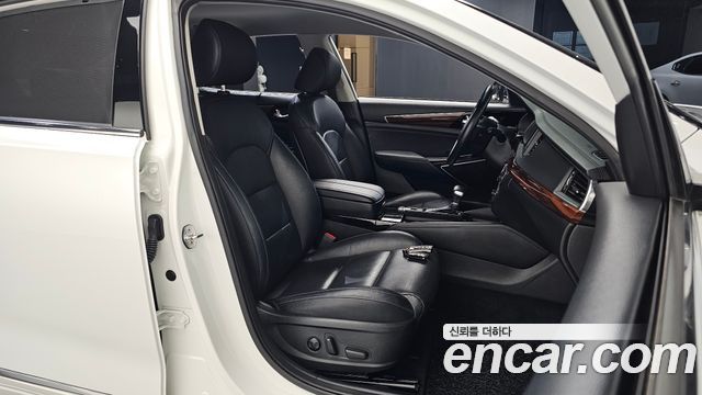Kia K7 2017 — photo 11