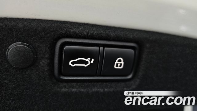 Kia K7 2017 — photo 20