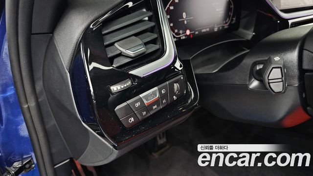 BMW Z4 2025 — photo 23