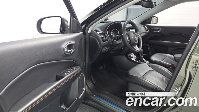 Jeep Compass 2019 — photo 13