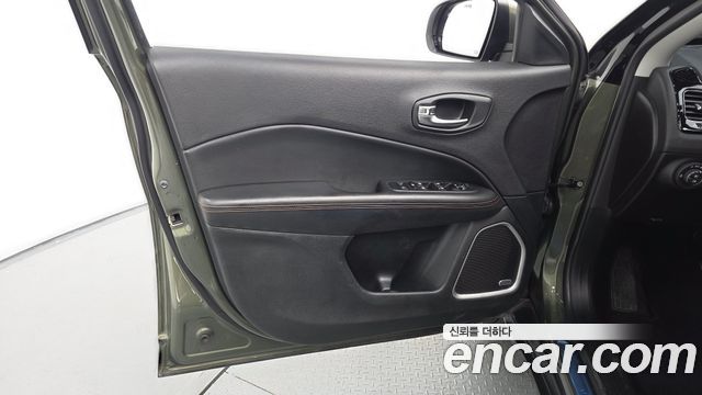 Jeep Compass 2019 — photo 14