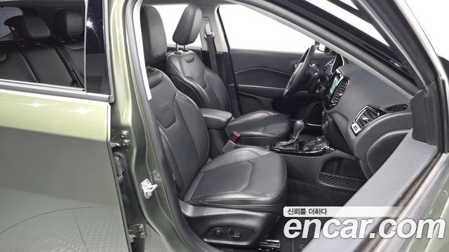 Jeep Compass 2019 — photo 16